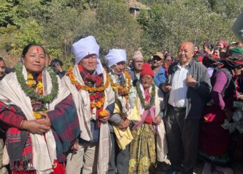 पाण्डवखानी माध्यमिक विद्यालयमा शिक्षक सम्मान तथा विदाई कार्यक्रम सम्पन्न