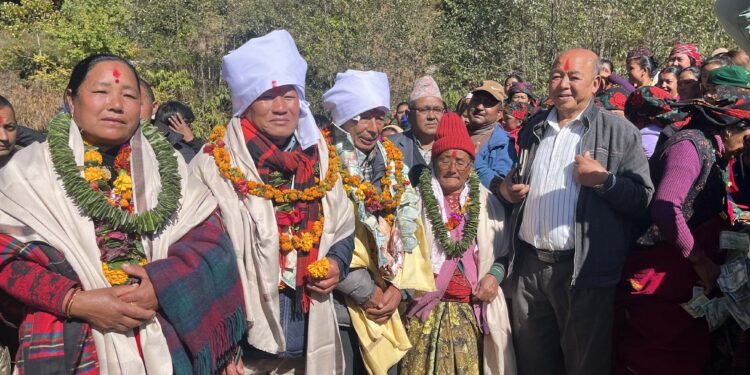 पाण्डवखानी माध्यमिक विद्यालयमा शिक्षक सम्मान तथा विदाई कार्यक्रम सम्पन्न