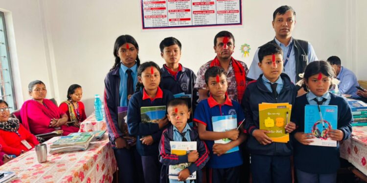 जन्म दिनमा  फजुल खर्च होइन, समाजसेवा : युवा व्यवसायी गणेश भट्टराईद्वारा विद्यालय र स्वास्थ्य संस्थालाई सहयोग